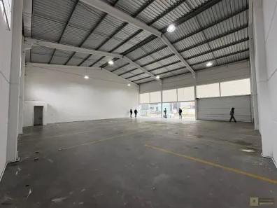 Galpão/Depósito/Armazém para alugar, 648m² no Centro, Camboriú