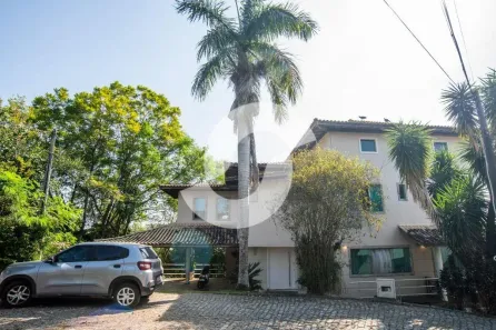 Casa com 4 Quartos à venda, 400m² no Badu, Niterói