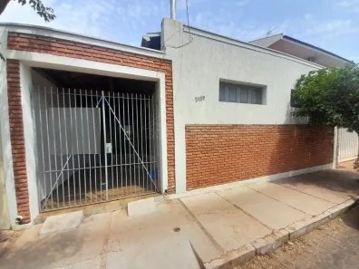 Casa com 4 Quartos à venda, 170m² no Centro, Araraquara