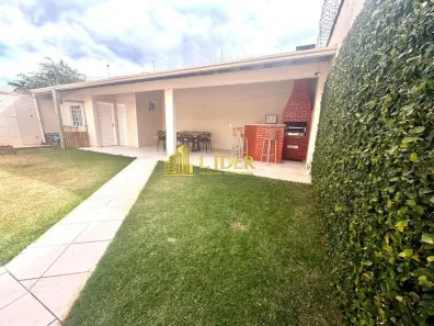 Casa com 3 Quartos à venda, 202m² no Santa Mônica, Uberlândia