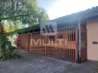 Casa com 3 Quartos à venda, 181m² no Cidade Jardim, Uberlândia