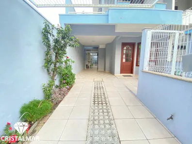 Sobrado com 3 Quartos à venda, 90m² no Bombas, Bombinhas
