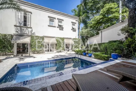 Casa com 5 Quartos à venda, 584m² no Vila Madalena, São Paulo