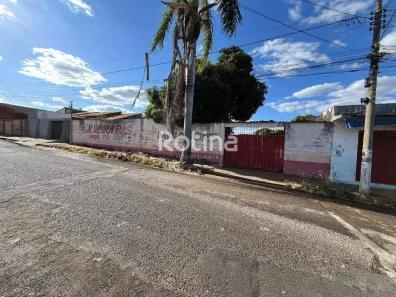 Ponto Comercial com 5 Quartos para alugar, 1260m² no Custódio Pereira, Uberlândia