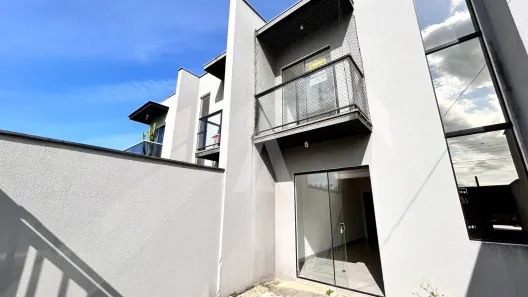 Casa com 2 Quartos para alugar, 73m² no Boa Vista, Joinville