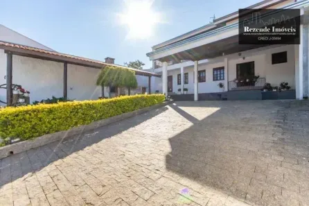 Sobrado com 3 Quartos à venda, 256m² no Barreirinha, Curitiba