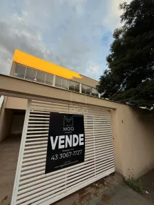Casa com 10 Quartos para alugar, 498m² no Bancários, Londrina