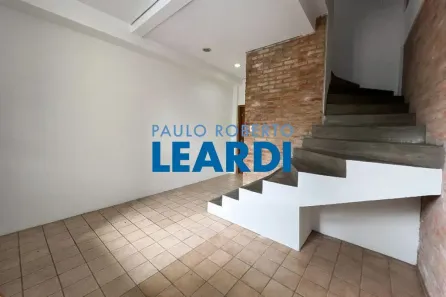 Sobrado com 3 Quartos para alugar, 200m² no Lapa, São Paulo