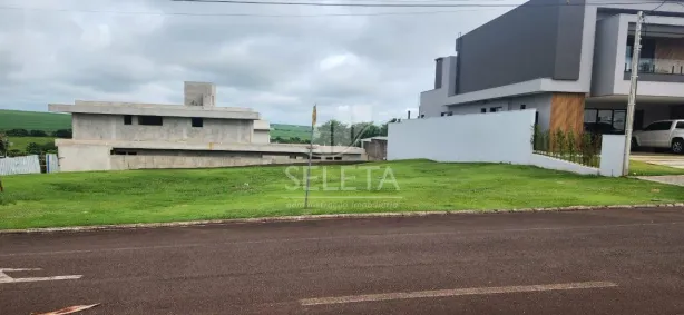Lote/Terreno à venda, 700m² no FAG, Cascavel
