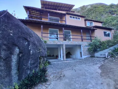 Sobrado com 4 Quartos à venda, 374m² no Itacoatiara, Niterói