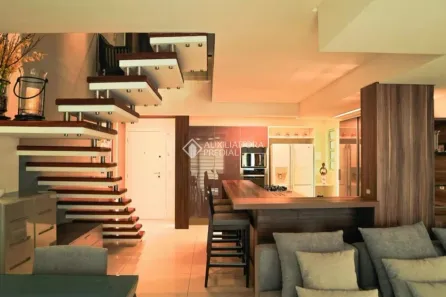 Apartamento com 2 Quartos para alugar, 156m² no Centro, Florianópolis