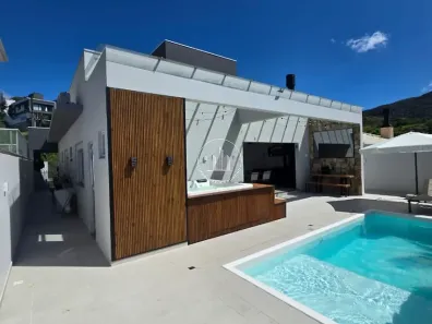 Casa com 3 Quartos à venda, 175m² no Pedra Branca, Palhoça