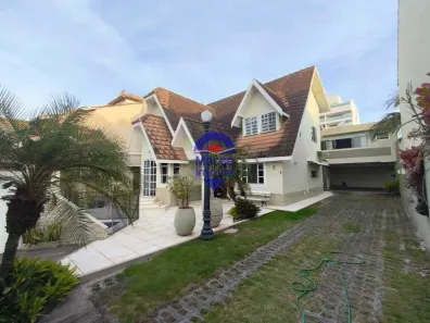 Casa com 5 Quartos à venda, 310m² no Praia do Pecado, Macaé
