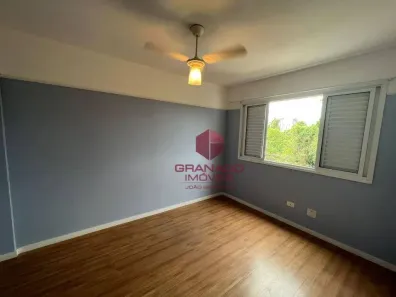 Apartamento com 3 Quartos para alugar, 85m² no Zona 04, Maringá