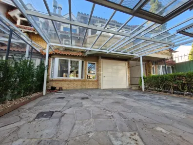 Casa com 3 Quartos à venda, 210m² no Tristeza, Porto Alegre