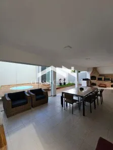 Casa de Condomínio com 3 Quartos à venda, 187m² no Aclimação, Uberlândia