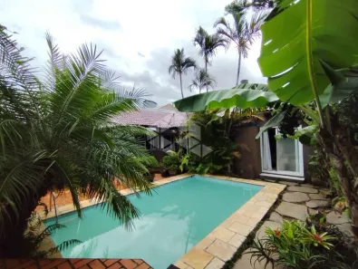 Casa com 3 Quartos para alugar, 326m² no Ipanema, Porto Alegre