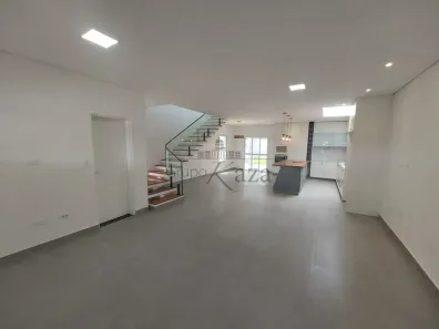 Casa de Condomínio com 3 Quartos à venda, 213m² no Jardim Jacinto, Jacareí