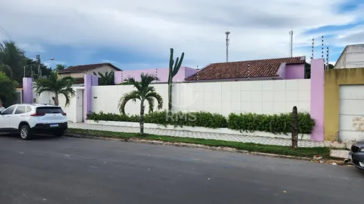 Casa com 3 Quartos à venda, 334m² no Novo Horizonte, Arapiraca