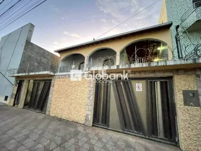Casa com 7 Quartos à venda, 360m² no Jardim São Luiz, Montes Claros