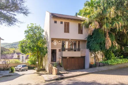 Casa de Condomínio com 3 Quartos à venda, 255m² no Jardim Isabel, Porto Alegre