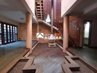 Sobrado com 5 Quartos à venda, 400m² no Vila Embaré, Valinhos
