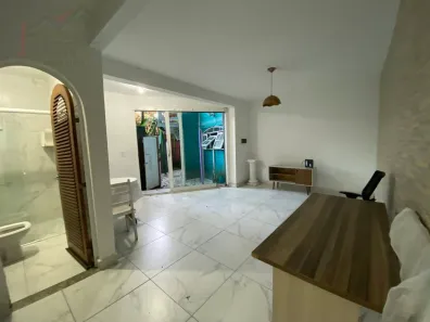 Casa com 2 Quartos para alugar, 60m² no Interlagos, São Paulo