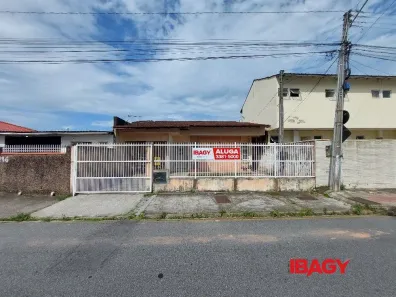 Casa com 3 Quartos para alugar, 84m² no Areias, São José
