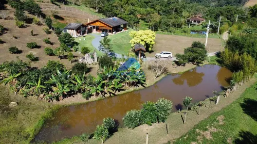 Fazenda/Sítio com 2 Quartos à venda, 250m² no Centro, Monteiro Lobato
