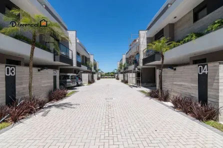 Casa de Condomínio com 4 Quartos à venda, 216m² no Xaxim, Curitiba