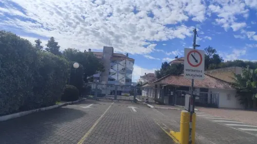 Apartamento com 2 Quartos para alugar, 80m² no Cavalhada, Porto Alegre