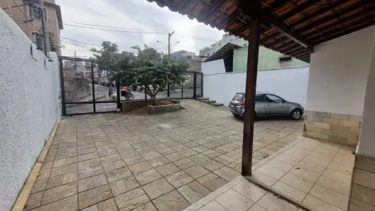 Casa com 4 Quartos à venda, 263m² no Sagrada Família, Belo Horizonte