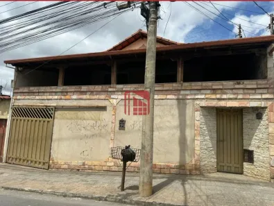 Casa com 4 Quartos à venda, 160m² no Novo Progresso, Contagem