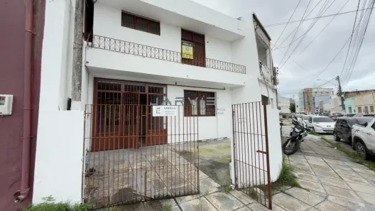 Casa com 4 Quartos à venda, 272m² no Centro, Maceió