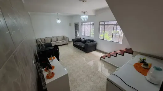 Sobrado com 4 Quartos à venda, 258m² no Parque Santa Teresa, Carapicuíba