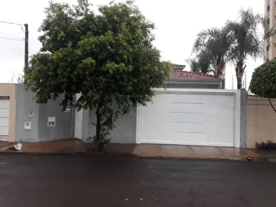 Casa com 3 Quartos à venda, 240m² no Vila Melhado, Araraquara