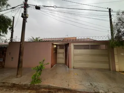 Casa com 3 Quartos para venda ou aluguel, 144m² no Jardim Botânico, Araraquara