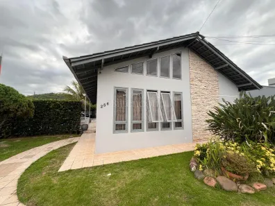 Casa com 3 Quartos à venda, 180m² no Glória, Joinville