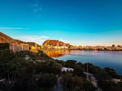 Apartamento com 3 Quartos para alugar, 117m² no Lagoa, Rio de Janeiro
