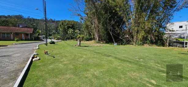 Lote/Terreno à venda, 1435m² no Sambaqui, Florianópolis