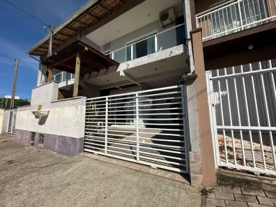 Casa com 2 Quartos para alugar, 83m² no Itacolomi, Balneário Piçarras