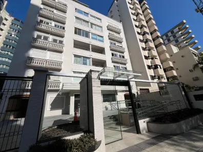 Apartamento com 3 Quartos para alugar, 163m² no Centro, Florianópolis