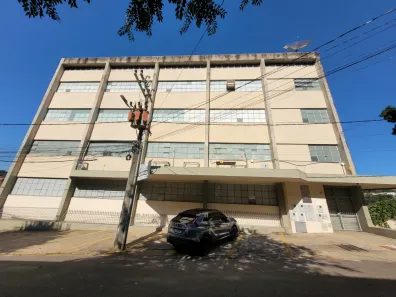 Sala Comercial para alugar, 608m² no Poço Rico, Juiz de Fora