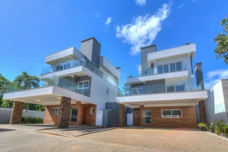 Casa de Condomínio com 3 Quartos à venda, 301m² no Pedra Redonda, Porto Alegre