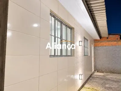 Casa com 2 Quartos para alugar, 48m² no Parque Granja Esperança, Cachoeirinha