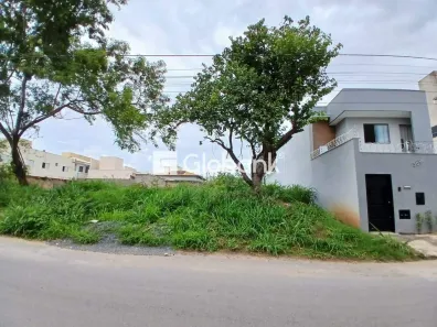 Lote/Terreno à venda, 360m² no Vila Brasília, Montes Claros