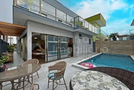 Casa de Condomínio com 4 Quartos à venda, 245m² no , Peruíbe