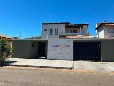 Casa com 3 Quartos para alugar, 233m² no Plano Diretor Sul, Palmas
