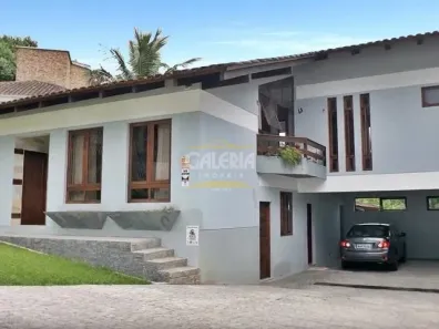 Casa com 3 Quartos à venda, 264m² no Saguaçu, Joinville
