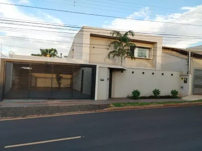 Sobrado com 5 Quartos à venda, 250m² no Parque Residencial Rita Vieira, Campo Grande